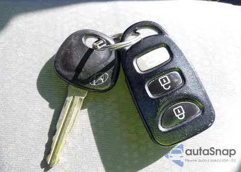 2010 Hyundai Elantra Gls z USA, uszkodzony, nr VIN KMHDU4AD6AU195817